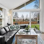 Tovi - 600m From The Sea By Interhome