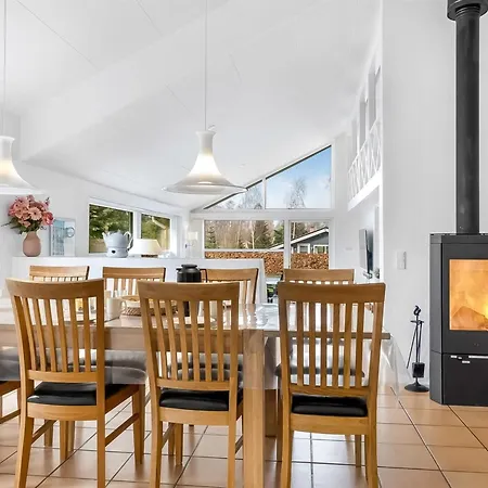 Σπίτι διακοπών Tovi - 600m From The Sea By Interhome Bøtø By