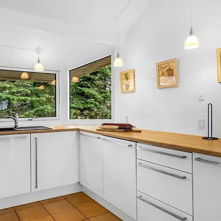 Tovi - 600m From The Sea By Interhome Bøtø By